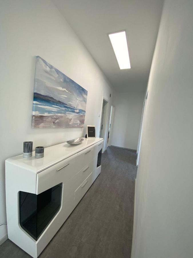 Apartment Milena Kastela Mit Whirlpool Exteriör bild