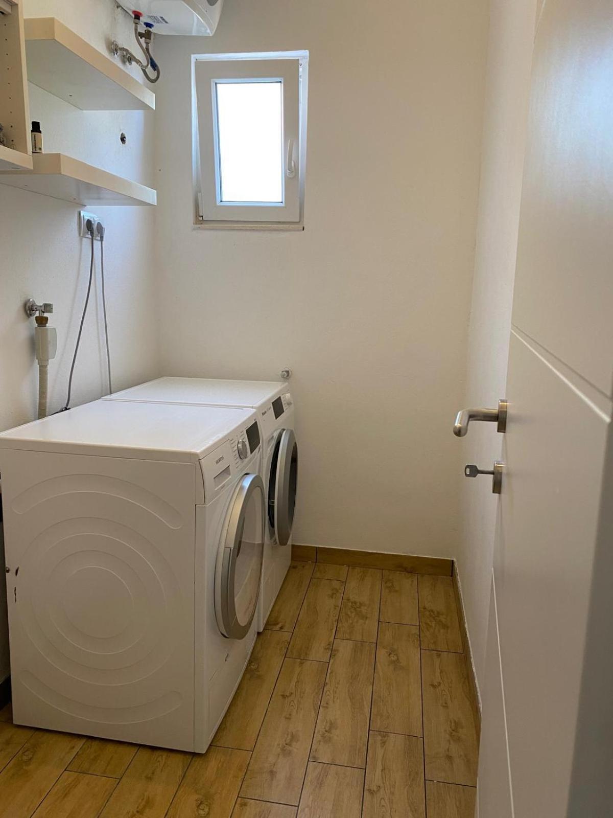 Apartment Milena Kastela Mit Whirlpool Exteriör bild
