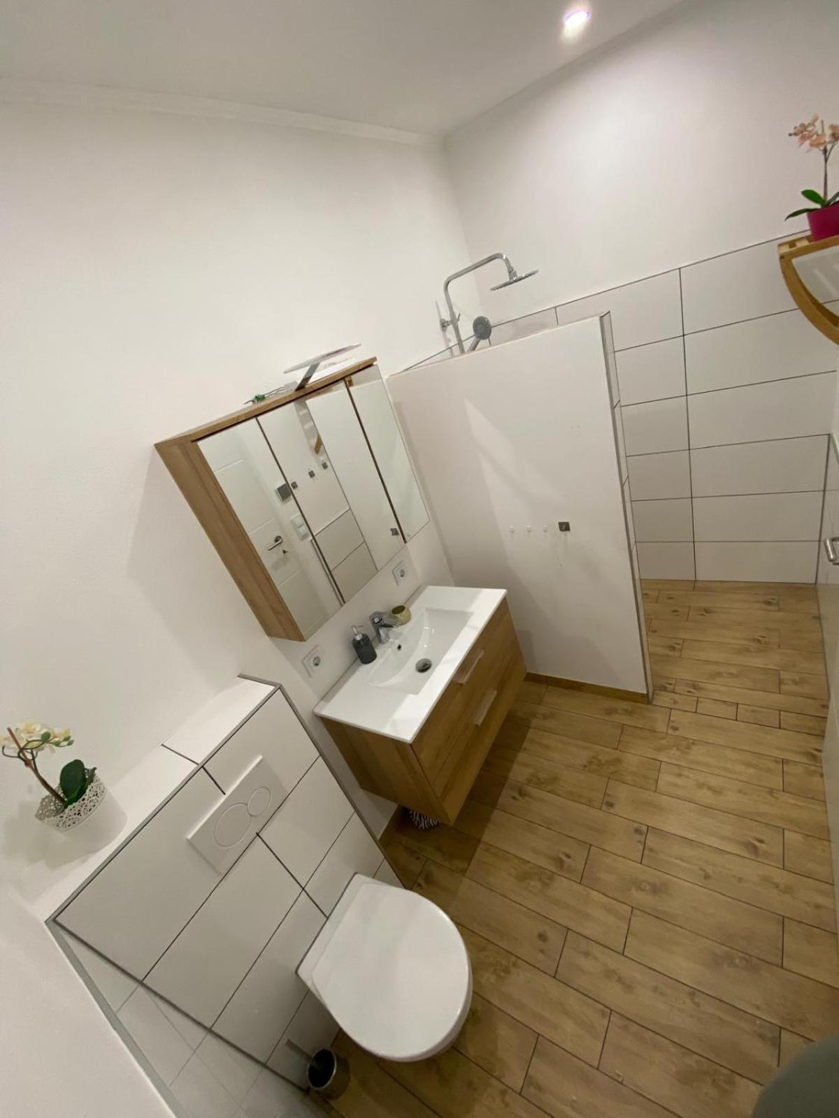 Apartment Milena Kastela Mit Whirlpool Exteriör bild