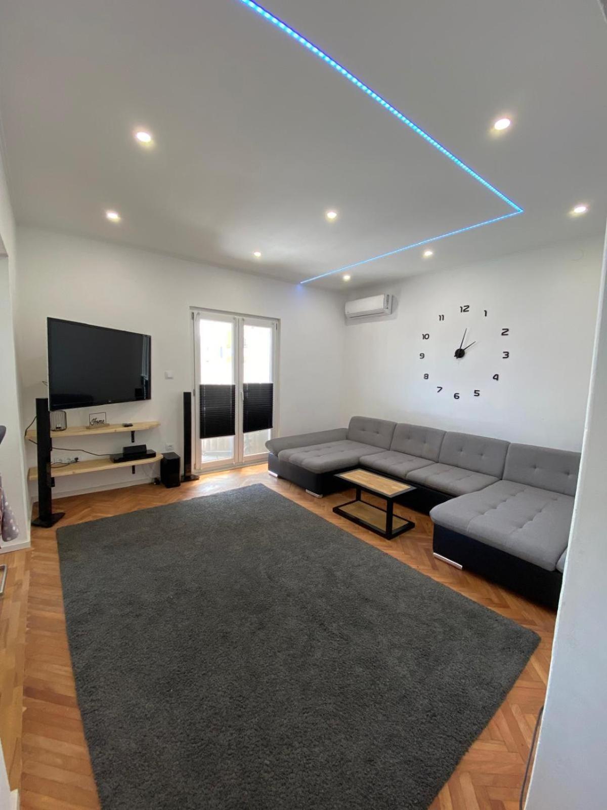 Apartment Milena Kastela Mit Whirlpool Exteriör bild