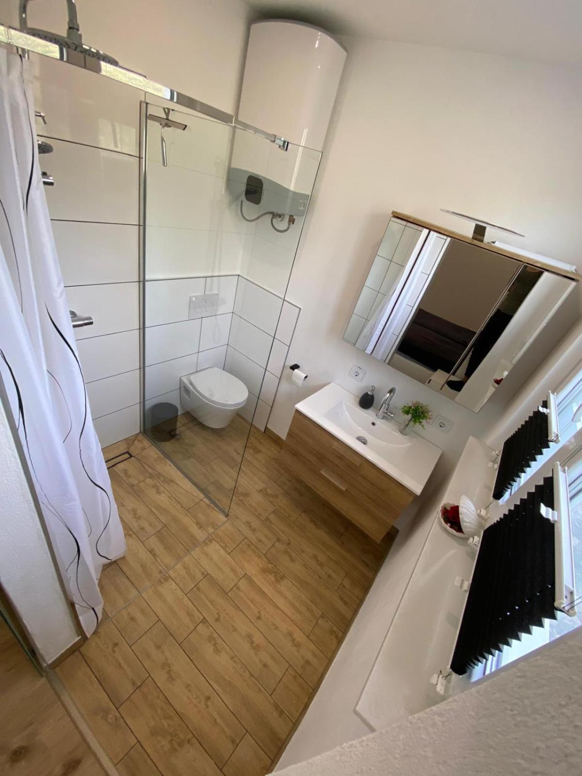 Apartment Milena Kastela Mit Whirlpool Exteriör bild